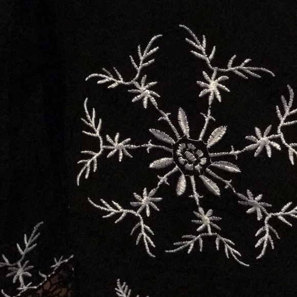 Boho Black & White Embroidered Kimono - Picture 4 of 7